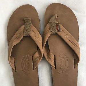 Size 8.5 womens rainbows flip flops
